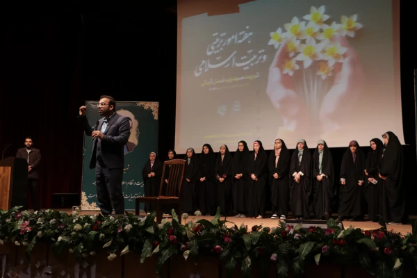 معلمان و مربیان پرورشی، نقش بسیار مهمی در آگاه سازی برای انتخاب اصلح در انتخابات دارند 34