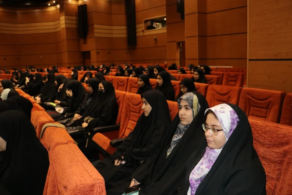 معلمان و مربیان پرورشی، نقش بسیار مهمی در آگاه سازی برای انتخاب اصلح در انتخابات دارند 36