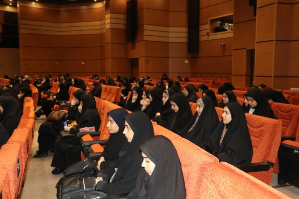 معلمان و مربیان پرورشی، نقش بسیار مهمی در آگاه سازی برای انتخاب اصلح در انتخابات دارند 37