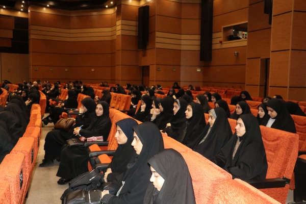 معلمان و مربیان پرورشی، نقش بسیار مهمی در آگاه سازی برای انتخاب اصلح در انتخابات دارند 38