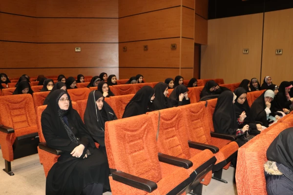 معلمان و مربیان پرورشی، نقش بسیار مهمی در آگاه سازی برای انتخاب اصلح در انتخابات دارند 39