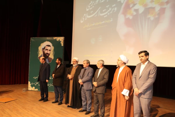 معلمان و مربیان پرورشی، نقش بسیار مهمی در آگاه سازی برای انتخاب اصلح در انتخابات دارند 45