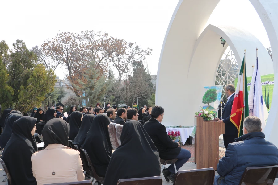 غرس نهال  با هدف پردیس سبز و گرامیداشت یاد و خاطره شهدای دانشجو معلم در دانشگاه فرهنگیان آذربایجان شرقی 15