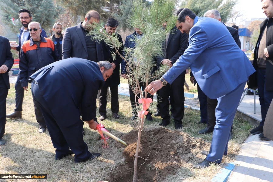 غرس نهال  با هدف پردیس سبز و گرامیداشت یاد و خاطره شهدای دانشجو معلم در دانشگاه فرهنگیان آذربایجان شرقی 23
