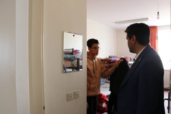 بازدید رییس دانشگاه فرهنگیان استان آذربایجان شرقی بصورت سرزده از خوابگاه دانشجویی شهید مدرس 4