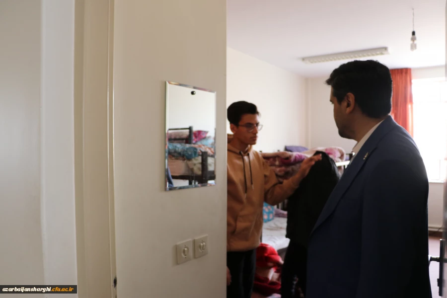 بازدید رییس دانشگاه فرهنگیان استان آذربایجان شرقی بصورت سرزده از خوابگاه دانشجویی شهید مدرس 4