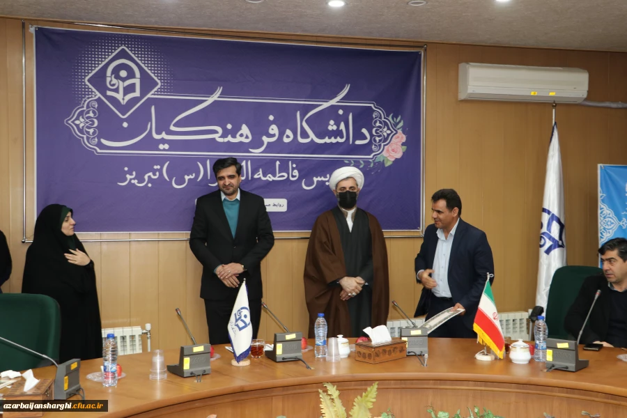 تجلیل از فرزندان شاهد دانشگاه در 22 اسفند روز بزرگداشت شهدا  24