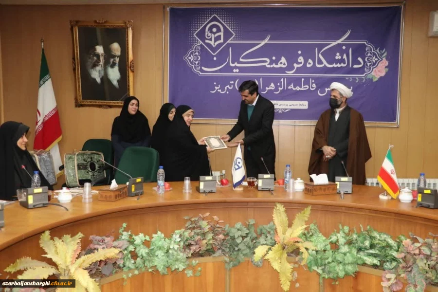 تجلیل از فرزندان شاهد دانشگاه در 22 اسفند روز بزرگداشت شهدا  38