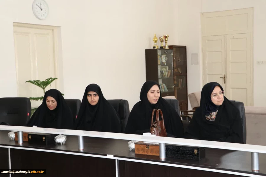 تصاویر دیدار نوروزی و عید سعید فطر ریاست و و هیئت رئیسه با اساتید محترم و همکاران عزیز  9