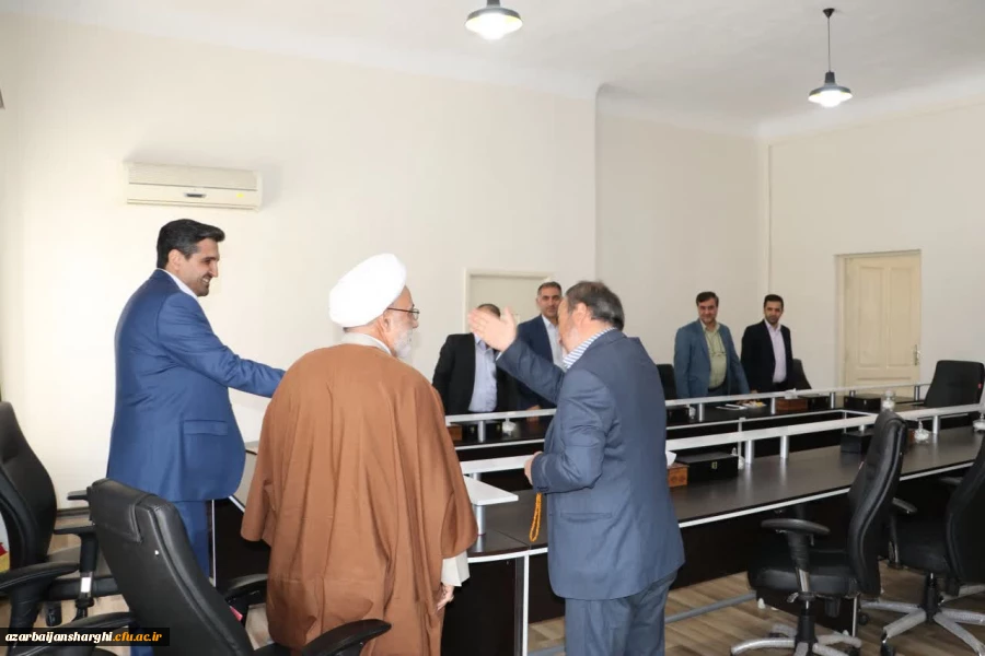 تصاویر دیدار نوروزی و عید سعید فطر ریاست و و هیئت رئیسه با اساتید محترم و همکاران عزیز  11