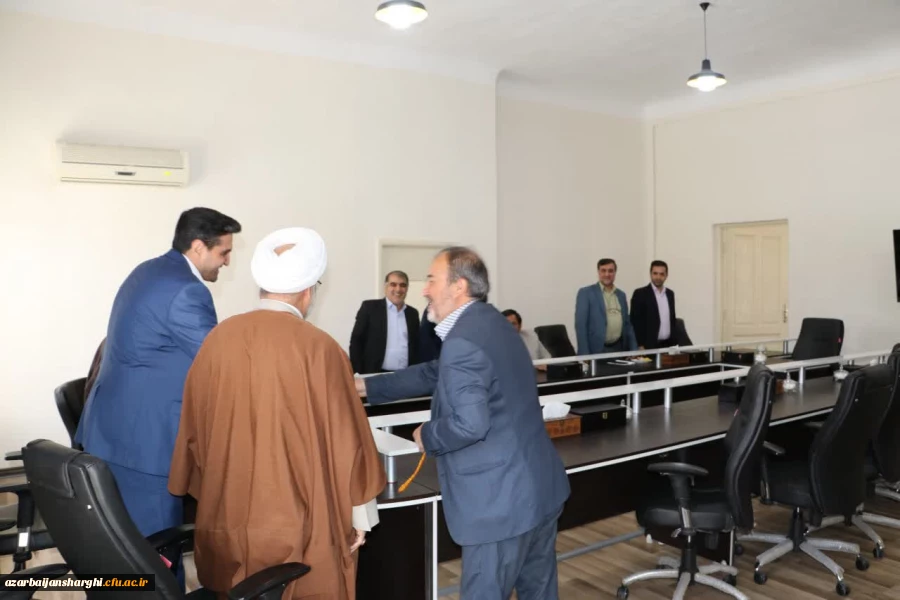 تصاویر دیدار نوروزی و عید سعید فطر ریاست و و هیئت رئیسه با اساتید محترم و همکاران عزیز  12