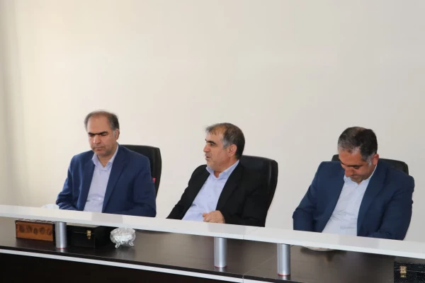 تصاویر دیدار نوروزی و عید سعید فطر ریاست و و هیئت رئیسه با اساتید محترم و همکاران عزیز  16