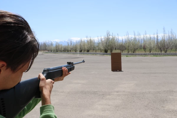 برگزاری مسابقه تیر اندازی میان دانشجویان مرکز سراب  7