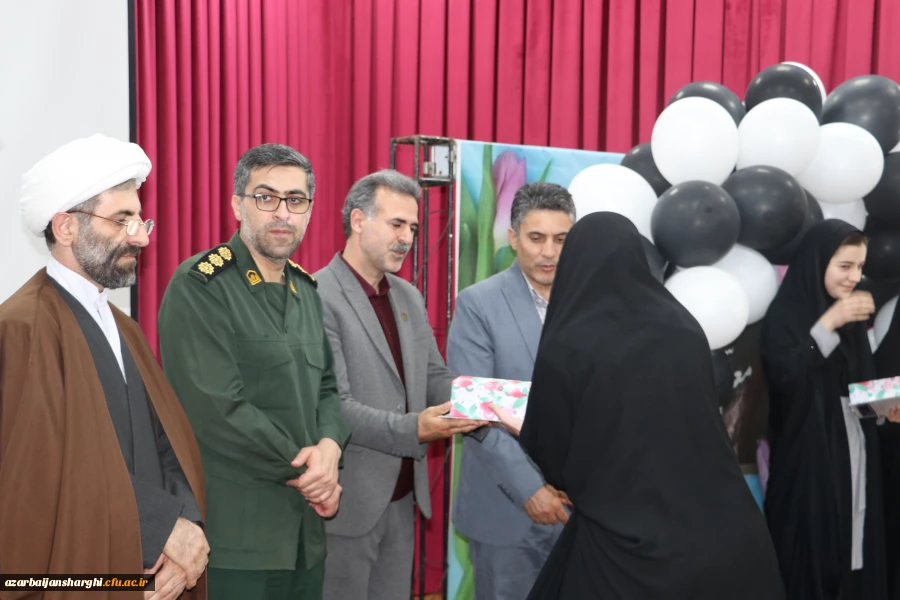 برگزاری مراسم بزرگداشت مقام معلم و گرامیداشت هفته سرآمدی آموزش در استان آذربایجان شرقی 3