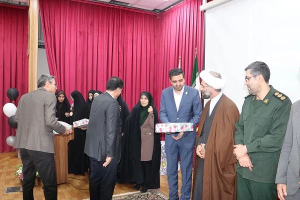 برگزاری مراسم بزرگداشت مقام معلم و گرامیداشت هفته سرآمدی آموزش در استان آذربایجان شرقی 8