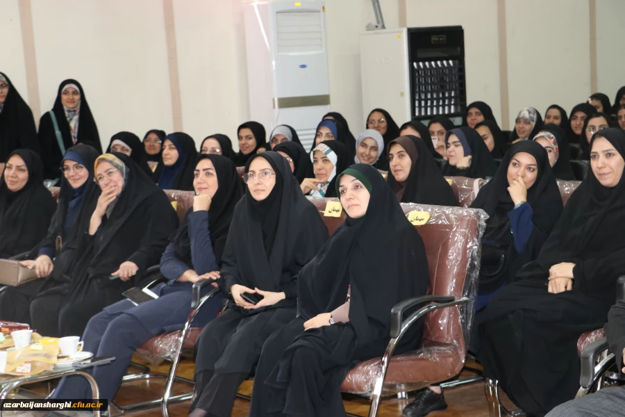 برگزاری مراسم بزرگداشت مقام معلم و گرامیداشت هفته سرآمدی آموزش در استان آذربایجان شرقی 12