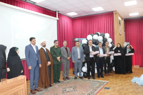 برگزاری مراسم بزرگداشت مقام معلم و گرامیداشت هفته سرآمدی آموزش در استان آذربایجان شرقی 16