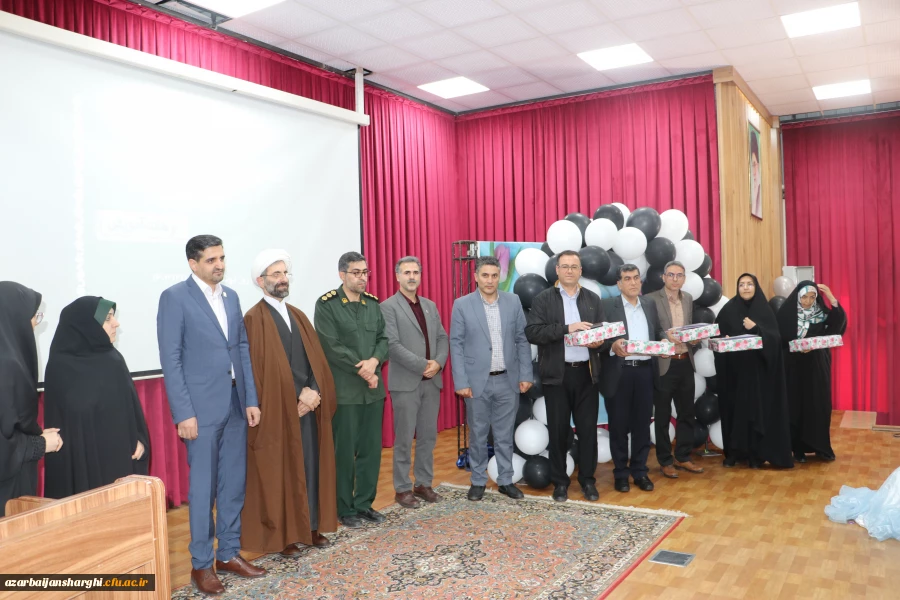 برگزاری مراسم بزرگداشت مقام معلم و گرامیداشت هفته سرآمدی آموزش در استان آذربایجان شرقی 16