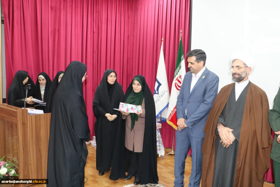 برگزاری مراسم بزرگداشت مقام معلم و گرامیداشت هفته سرآمدی آموزش در استان آذربایجان شرقی 18