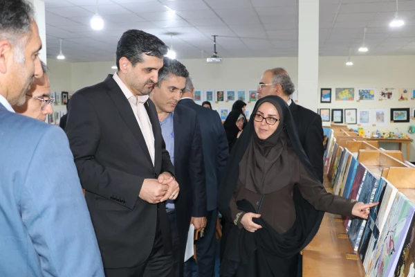 افتتاح یازدهمین نمایشگاه آثار هنری دانشجو معلمان و اساتید  دانشگاه فرهنگیان آذربایجان شرقی 3