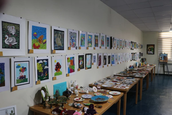 افتتاح یازدهمین نمایشگاه آثار هنری دانشجو معلمان و اساتید  دانشگاه فرهنگیان آذربایجان شرقی 6