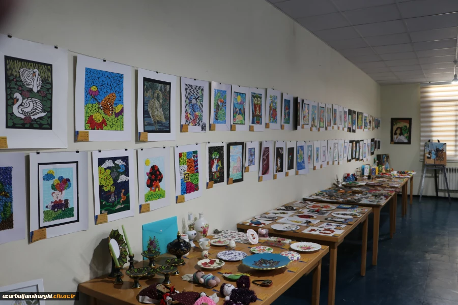 افتتاح یازدهمین نمایشگاه آثار هنری دانشجو معلمان و اساتید  دانشگاه فرهنگیان آذربایجان شرقی 6