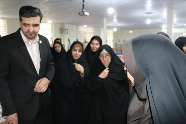 افتتاح یازدهمین نمایشگاه آثار هنری دانشجو معلمان و اساتید  دانشگاه فرهنگیان آذربایجان شرقی 13