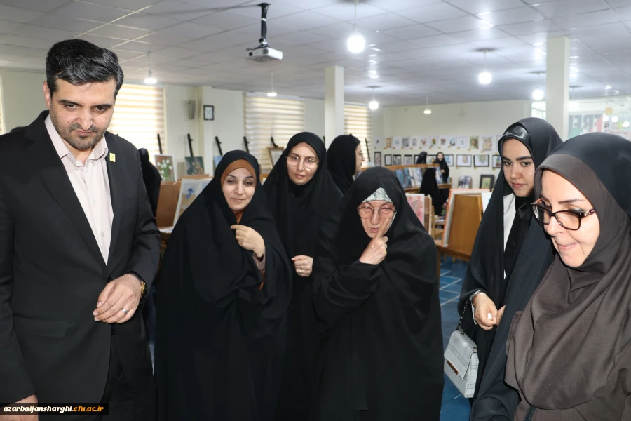 افتتاح یازدهمین نمایشگاه آثار هنری دانشجو معلمان و اساتید  دانشگاه فرهنگیان آذربایجان شرقی 14