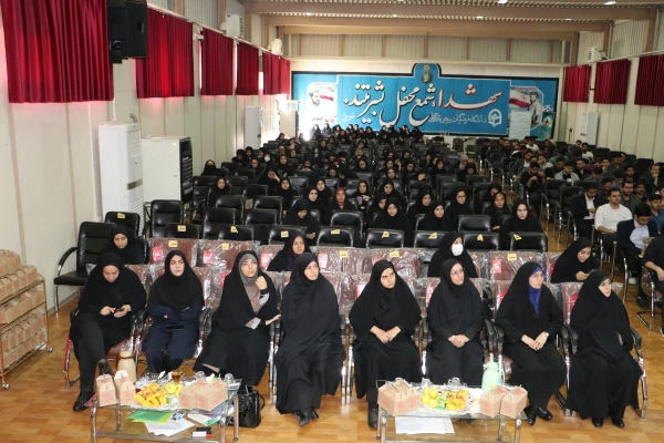 همایش آشنایی با نانوفناوران و مسابقه ملی نانو در دانشگاه فرهنگیان استان آذربایجان شرقی برگزار شد. 6