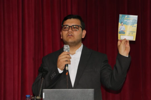 همایش آشنایی با نانوفناوران و مسابقه ملی نانو در دانشگاه فرهنگیان استان آذربایجان شرقی برگزار شد. 9