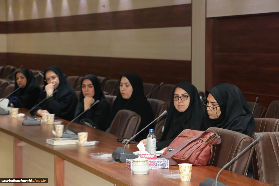 جلسه ی هم اندیشی اساتید و نخبگان دانشگاه فرهنگیان استان آذربایجان شرقی 8