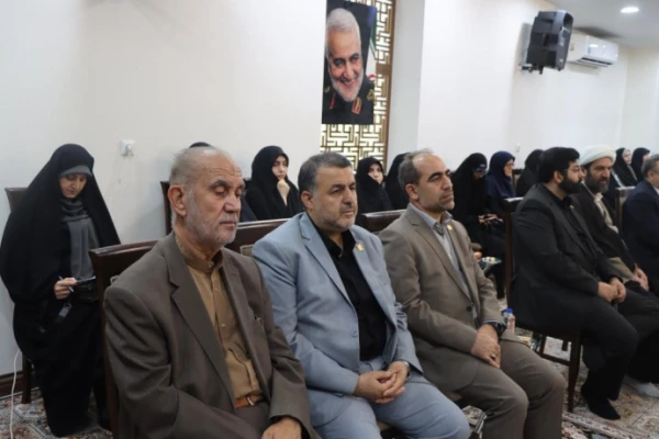 دیدار صمیمی جمعی از دانشگاهیان دانشگاه های استان با نماینده ولی فقیه در آذربایجان شرقی 4