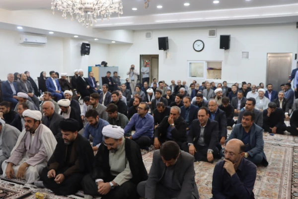 دیدار صمیمی جمعی از دانشگاهیان دانشگاه های استان با نماینده ولی فقیه در آذربایجان شرقی 16