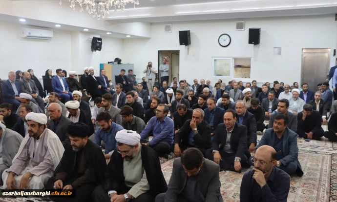 دیدار صمیمی جمعی از دانشگاهیان دانشگاه های استان با نماینده ولی فقیه در آذربایجان شرقی 17