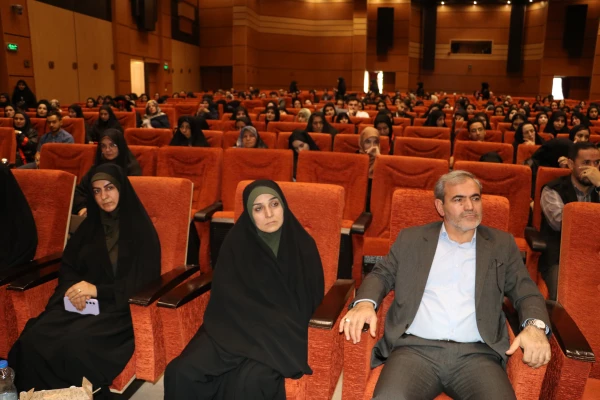 معلمان از سخت گیری ها و تلخی های بی مورد نسبت به دانش آموزان برحذر باشند 2