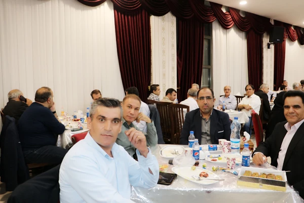 ضیافت شام  کارکنان دانشگاه فرهنگیان استان 19