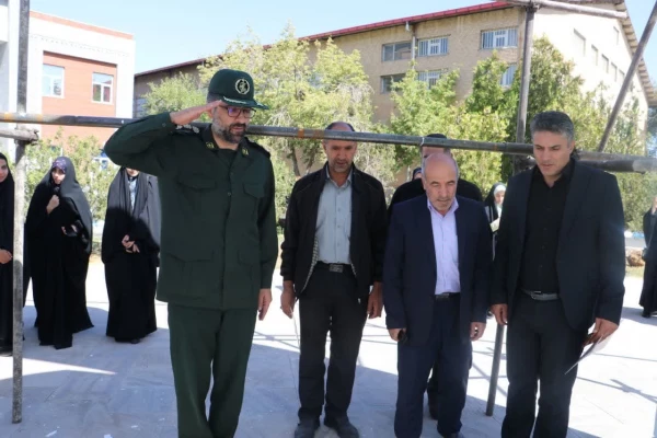 طراحی سیاه قلم چهره سردار شهید سید حسین امجدی توسط یگی از دانشجو معلمان پردیس فاطمه الزهرا (س) 6