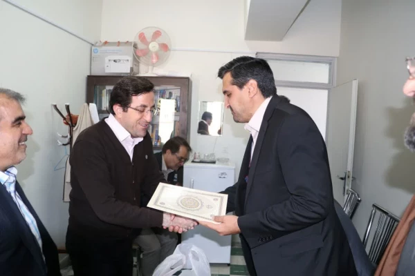 افتخاری دیگر از اعضای هیئت علمی دانشگاه و تقدیر رییس دانشگاه فرهنگیان از دانشمنددو درصد پر استناد جهان 4