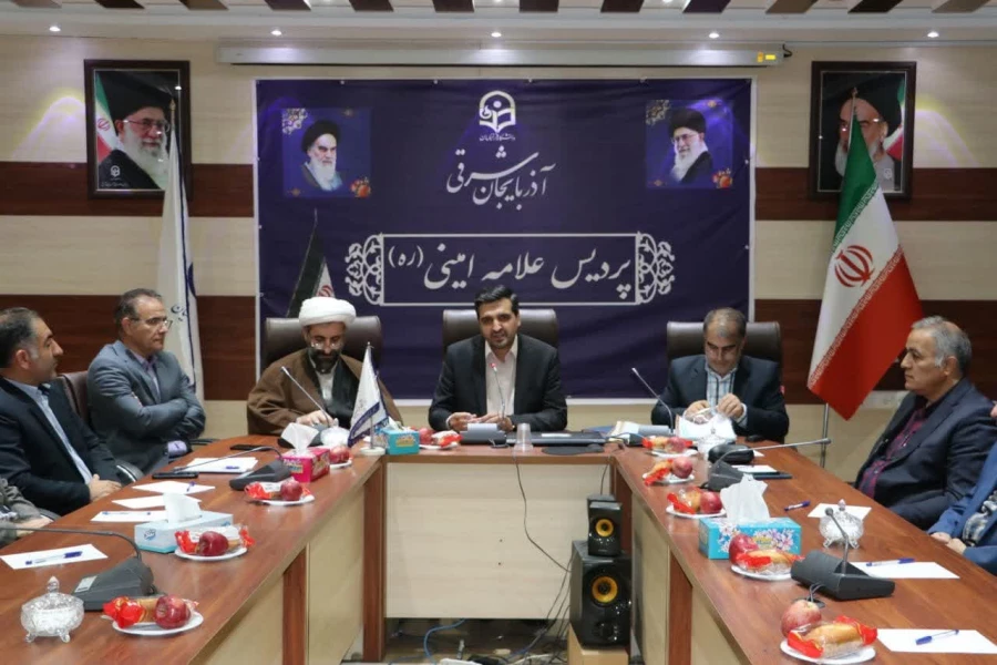 نشست صمیمی و هم اندیشی اعضای هیأت علمی با ریاست دانشگاه فرهنگیان آذربایجان شرقی  3