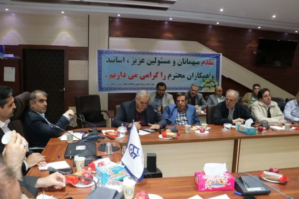 نشست صمیمی و هم اندیشی اعضای هیأت علمی با ریاست دانشگاه فرهنگیان آذربایجان شرقی  7