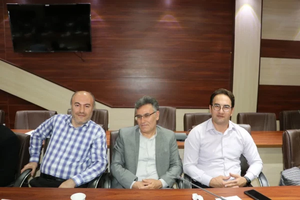 نشست صمیمی و هم اندیشی اعضای هیأت علمی با ریاست دانشگاه فرهنگیان آذربایجان شرقی  10