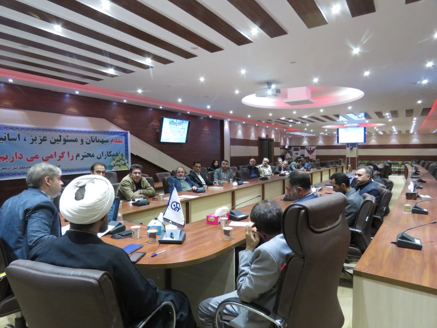 نشست بصیرتی  اساتید دانشگاه فرهنگیان آذربایجان شرقی با عنوان راهبرد سنجی، منازعه هیبریدی ناتوی مقاومت اسلامی با ناتوی غربی 6