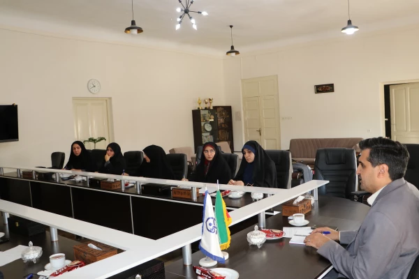 برگزاری جلسه بزرگداشت هفته کتاب و کتاب خوانی در دانشگاه فرهنگیان استان آذربایجان شرقی  7