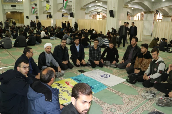 حضور درهمایش بزرگ حلقه های صالحین بسیج درمصلای تبریز 5