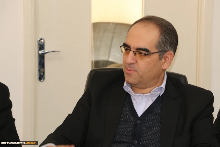 جلسه رفع کمبود فضاهای آموزشی، رفاهی و فرهنگی دانشگاه فرهنگیان  استان  با حضور مدیر کل آموزش وپرورش آذربایجان شرقی 
 7