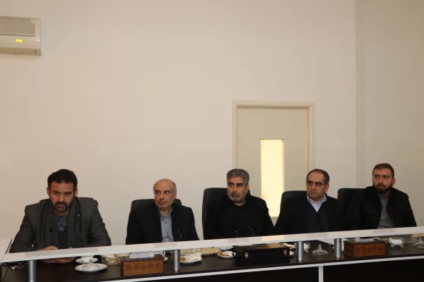 جلسه رفع کمبود فضاهای آموزشی، رفاهی و فرهنگی دانشگاه فرهنگیان  استان  با حضور مدیر کل آموزش وپرورش آذربایجان شرقی 
 8