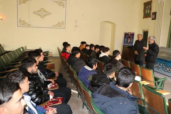 بازدید دانش آموزان مجتمع آموزشی سما واحد بناب از دانشگاه فرهنگیان آذربایجان شرقی  8