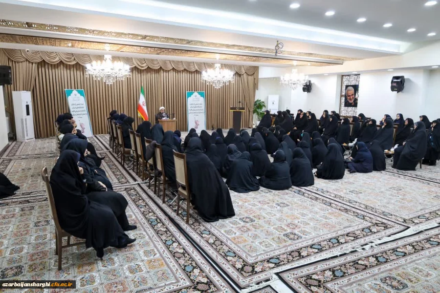دیدار بانوان فرهیخته دانشگاههای آذربایجان شرقی با نماینده ولی فقیه در استان 4
