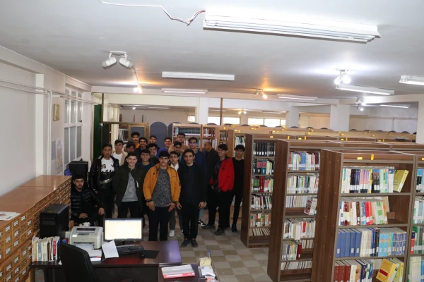 بازدید دانش آموزان مجتمع آموزشی سما واحد بناب از دانشگاه فرهنگیان آذربایجان شرقی  12