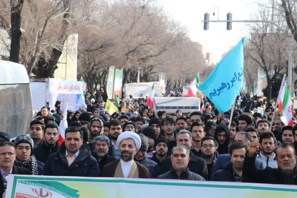 حضور حماسی خانواده بزرگ دانشگاه فرهنگیان در راهپیمایی 22 بهمن 1403  5